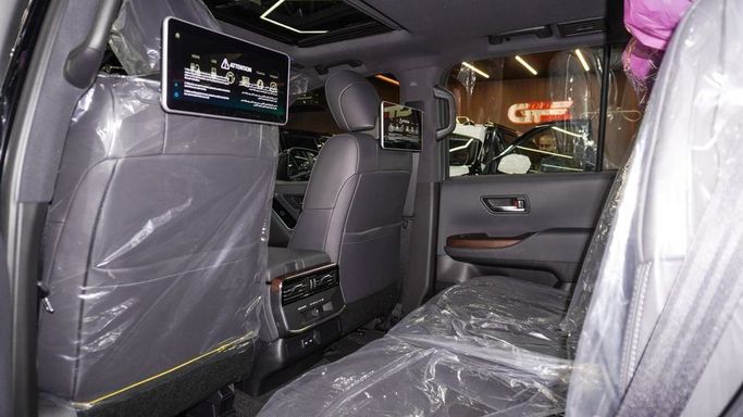 Новый Toyota Land Cruiser 300 Series, 4.0 л, 2025 в Дубае от Najem Motors Черный цвет. GCC | AUTO.AE