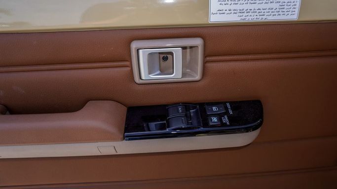 Новый Toyota Land Cruiser 70 Series Рестайлинг 2, 4.0 л, 2025 в Дубае от Najem Motors Бежевый цвет. GCC | AUTO.AE