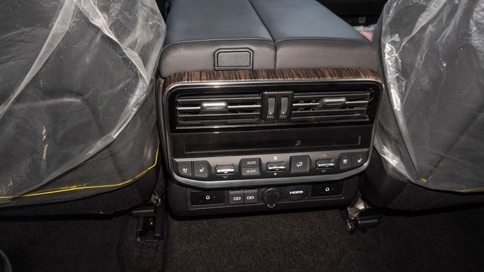 Новый Toyota Land Cruiser 300 Series, 3.4 л, 2024 в Дубае от Najem Motors Черный цвет. GCC | AUTO.AE