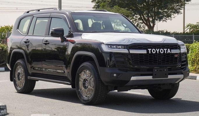 Новый Toyota Land Cruiser 300 Series, 3.4 л, 2024 в Дубае от Najem Motors Черный цвет. GCC | AUTO.AE