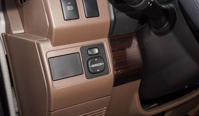 Новый Toyota Land Cruiser 70 Series Рестайлинг 2, 4.0 л, 2025 в Дубае от Najem Motors Серый цвет. GCC | AUTO.AE