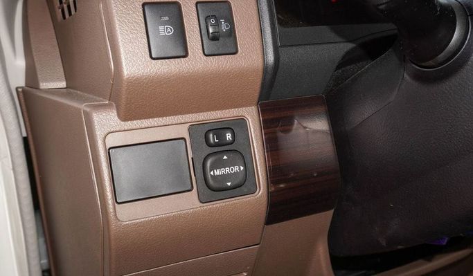 Новый Toyota Land Cruiser 70 Series Рестайлинг 2, 4.0 л, 2025 в Дубае от Najem Motors Белый цвет. GCC | AUTO.AE