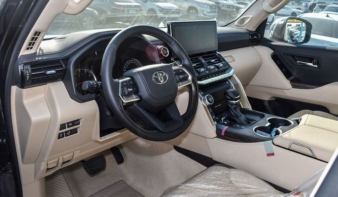 Новый Toyota Land Cruiser 300 Series, 4.0 л, 2024 в Дубае от Najem Motors Черный цвет. GCC | AUTO.AE