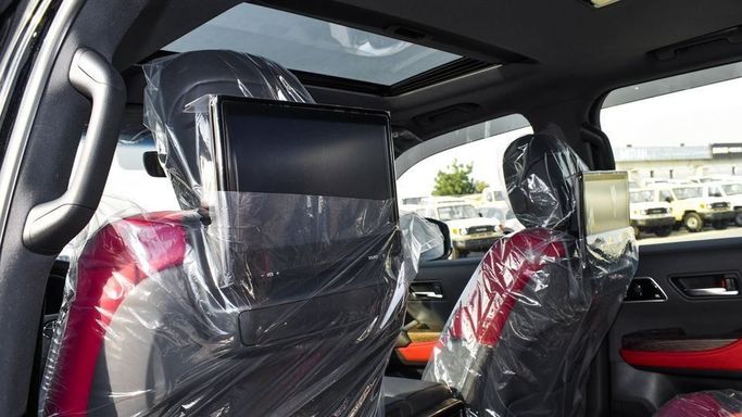 Новый Toyota Land Cruiser 300 Series, 3.4 л, 2024 в Дубае от Najem Motors Черный цвет. GCC | AUTO.AE