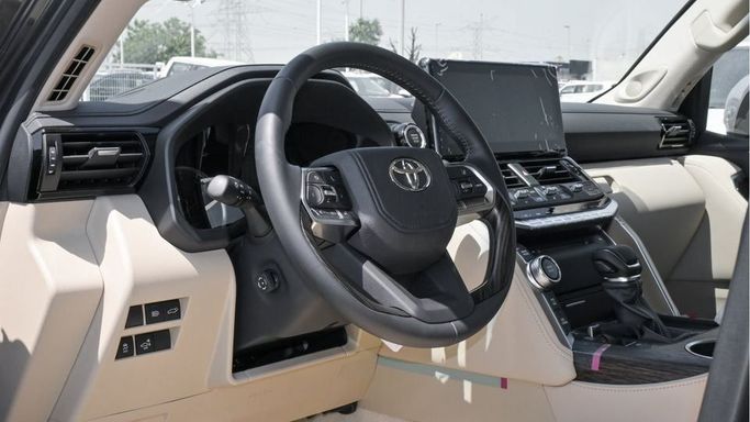 Новый Toyota Land Cruiser 300 Series, 3.4 л, 2023 в Дубае от Najem Motors Черный цвет. GCC | AUTO.AE