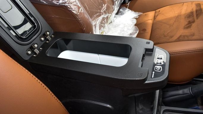 Новый Toyota Land Cruiser 70 Series Рестайлинг 2, 4.0 л, 2024 в Дубае от Najem Motors Черный цвет. GCC | AUTO.AE