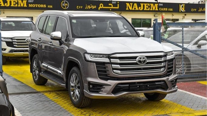 Новый Toyota Land Cruiser 300 Series, 3.4 л, 2023 в Дубае от Najem Motors Серый цвет. GCC | AUTO.AE