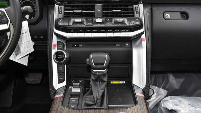 Новый Toyota Land Cruiser 300 Series, 3.4 л, 2023 в Дубае от Najem Motors Серый цвет. GCC | AUTO.AE