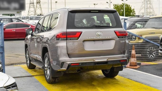Новый Toyota Land Cruiser 300 Series, 3.4 л, 2023 в Дубае от Najem Motors Серый цвет. GCC | AUTO.AE