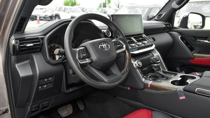 Новый Toyota Land Cruiser 300 Series, 3.4 л, 2023 в Дубае от Najem Motors Серый цвет. GCC | AUTO.AE
