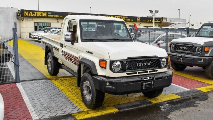 New Toyota Land Cruiser 70 Series Facelift 2, 4.0 l, 2024 in Dubai by Najem Motors, White color. GCC Specs | AUTO.AE