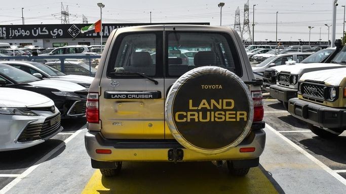 Used Toyota Land Cruiser 100 Series Facelift 1, 4.5 l, 2005 in Dubai by Najem Motors, Golden color. GCC Specs | AUTO.AE
