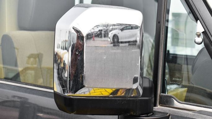 Новый Toyota Land Cruiser 70 Series Рестайлинг 2, 4.0 л, 2024 в Дубае от Najem Motors Серый цвет. GCC | AUTO.AE