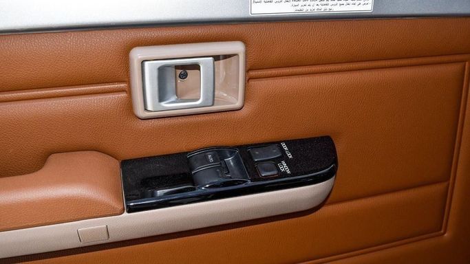 Новый Toyota Land Cruiser 70 Series Рестайлинг 2, 4.0 л, 2024 в Дубае от Najem Motors Серый цвет. GCC | AUTO.AE