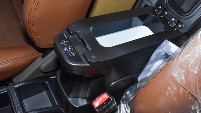 Новый Toyota Land Cruiser 70 Series Рестайлинг 2, 4.0 л, 2024 в Дубае от Najem Motors Белый цвет. GCC | AUTO.AE