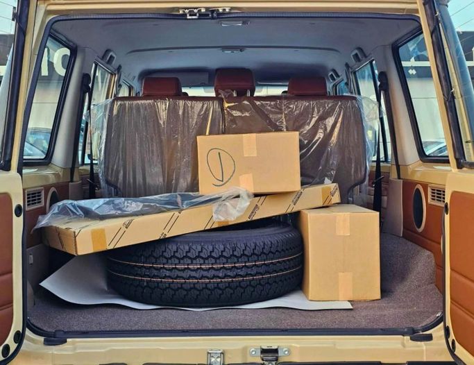 Новый Toyota Land Cruiser 70 Series Рестайлинг 2, 4.0 л, 2025 в Дубае от SK Motors Бежевый цвет. Other | AUTO.AE