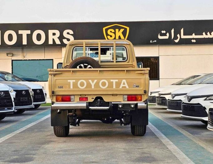 Новый Toyota Land Cruiser 70 Series Рестайлинг 2, 2.8 л, 2025 в Дубае от SK Motors Бежевый цвет. Other | AUTO.AE
