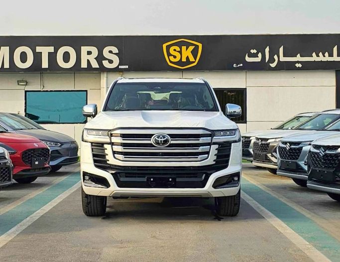 Новый Toyota Land Cruiser 300 Series, 3.4 л, 2025 в Дубае от SK Motors Белый цвет. Other | AUTO.AE