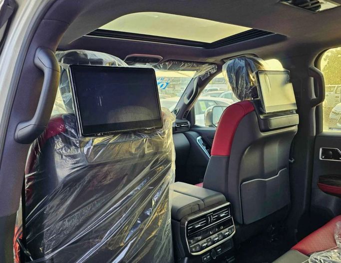 Новый Toyota Land Cruiser 300 Series, 3.3 л, 2022 в Дубае от SK Motors Белый цвет. Other | AUTO.AE