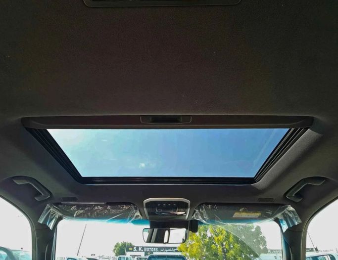 Новый Toyota Land Cruiser 300 Series, 3.3 л, 2022 в Дубае от SK Motors Белый цвет. Other | AUTO.AE