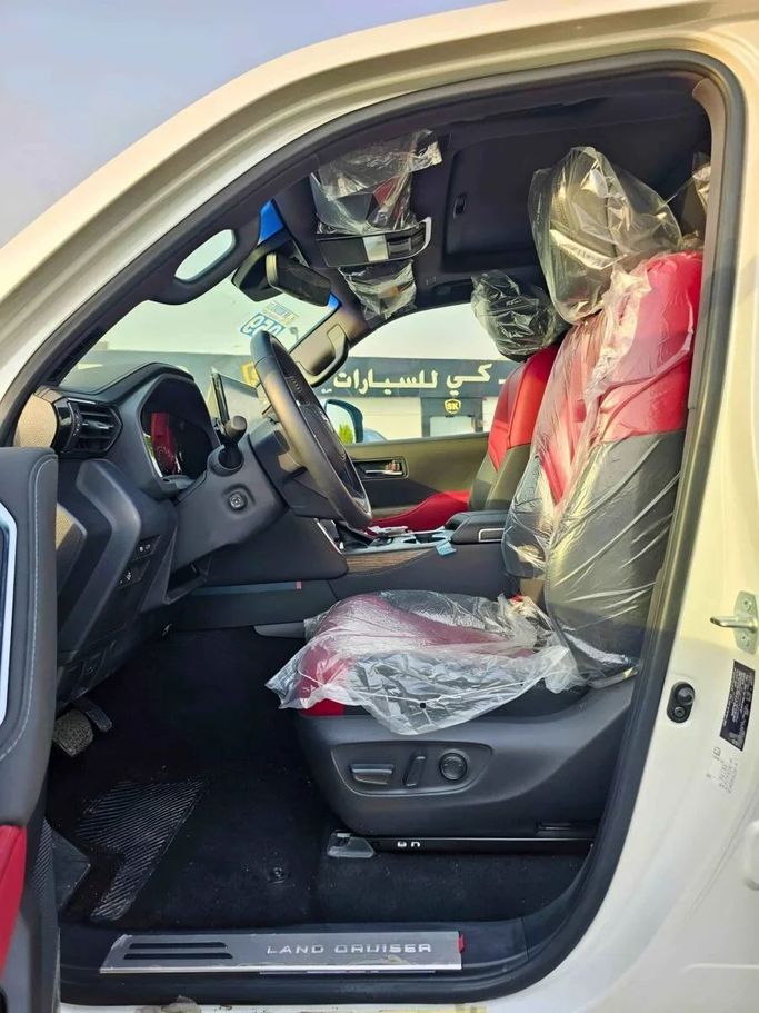 Новый Toyota Land Cruiser 300 Series, 3.3 л, 2022 в Дубае от SK Motors Белый цвет. Other | AUTO.AE