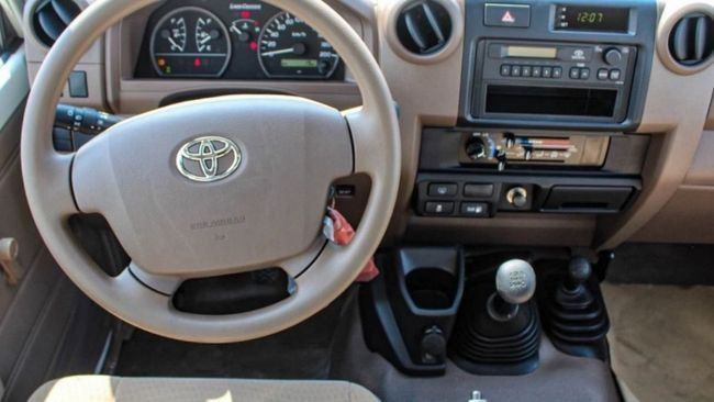 Новый Toyota Land Cruiser 70 Series Рестайлинг 1, 4.5 л, 2022 в Дубае от Falcons GT Motors FZCO Белый цвет. GCC | AUTO.AE