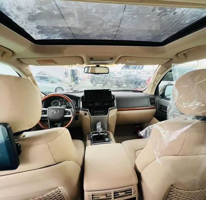 Used Toyota Land Cruiser 300 Series, 4.0 l, 2023 in Dubai by Lakhani Motors, Black color. Other | AUTO.AE