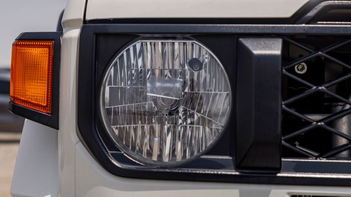 Новый Toyota Land Cruiser 70 Series Рестайлинг 2, 2.8 л, 2025 в Дубае от Milele Белый цвет. Other | AUTO.AE