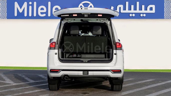 Новый Toyota Land Cruiser 300 Series, 3.4 л, 2025 в Дубае от Milele Белый цвет. Other | AUTO.AE