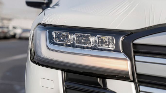 Новый Toyota Land Cruiser 300 Series, 3.4 л, 2025 в Дубае от Milele Белый цвет. Other | AUTO.AE