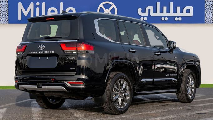 Новый Toyota Land Cruiser 300 Series, 3.4 л, 2025 в Дубае от Milele Черный цвет. Other | AUTO.AE