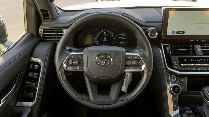 Новый Toyota Land Cruiser 300 Series, 3.4 л, 2025 в Дубае от Milele Черный цвет. Other | AUTO.AE