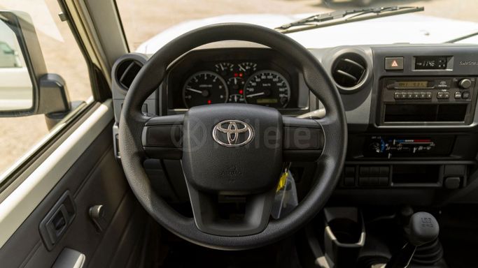 Новый Toyota Land Cruiser 70 Series Рестайлинг 2, 4.5 л, 2025 в Дубае от Milele Белый цвет. Other | AUTO.AE