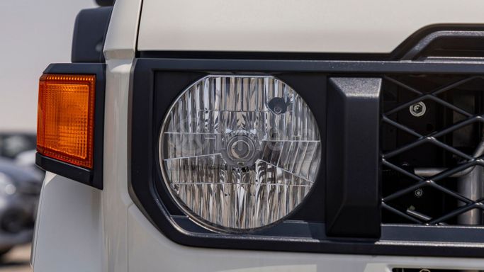 Новый Toyota Land Cruiser 70 Series Рестайлинг 2, 4.5 л, 2025 в Дубае от Milele Белый цвет. Other | AUTO.AE