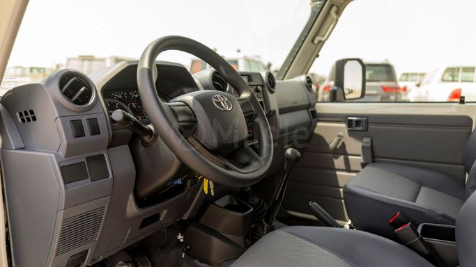 Новый Toyota Land Cruiser 70 Series Рестайлинг 2, 4.5 л, 2025 в Дубае от Milele Белый цвет. Other | AUTO.AE