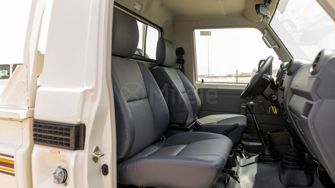 Новый Toyota Land Cruiser 70 Series Рестайлинг 2, 4.5 л, 2025 в Дубае от Milele Белый цвет. Other | AUTO.AE