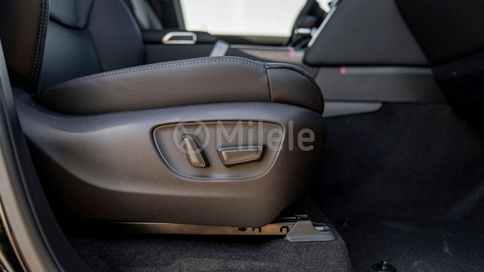 Новый Toyota Land Cruiser 300 Series, 3.4 л, 2025 в Дубае от Milele Черный цвет. Other | AUTO.AE