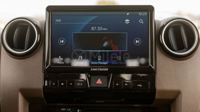 Новый Toyota Land Cruiser 70 Series Рестайлинг 2, 2.8 л, 2025 в Дубае от Milele Серый цвет. Other | AUTO.AE