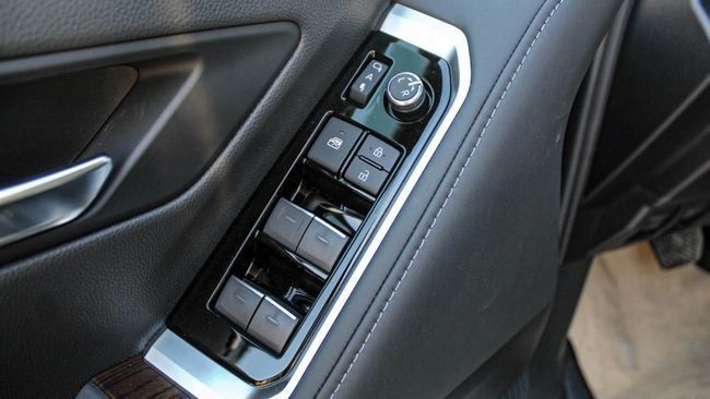 Новый Toyota Land Cruiser 300 Series, 4.0 л, 2023 в Дубае от Falcons GT Motors FZCO Черный цвет. Other | AUTO.AE