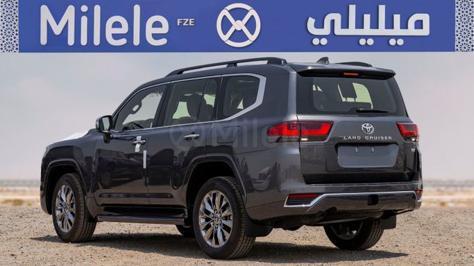 Новый Toyota Land Cruiser 300 Series, 3.3 л, 2025 в Дубае от Milele Серый цвет. Other | AUTO.AE