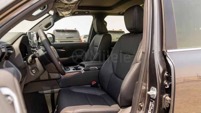 Новый Toyota Land Cruiser 300 Series, 3.3 л, 2025 в Дубае от Milele Серый цвет. Other | AUTO.AE