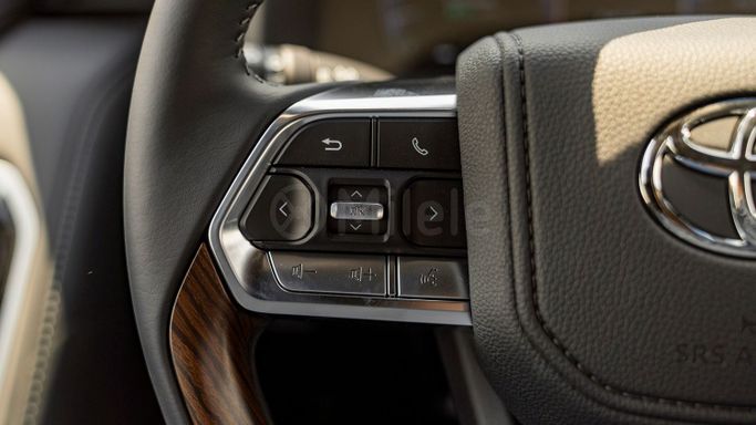 Новый Toyota Land Cruiser 300 Series, 3.3 л, 2025 в Дубае от Milele Серый цвет. Other | AUTO.AE