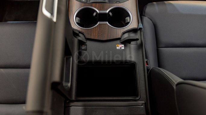 Новый Toyota Land Cruiser 300 Series, 3.3 л, 2025 в Дубае от Milele Серый цвет. Other | AUTO.AE