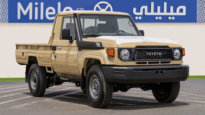 Новый Toyota Land Cruiser 70 Series Рестайлинг 2, 4.0 л, 2025 в Дубае от Milele Бежевый цвет. Other | AUTO.AE