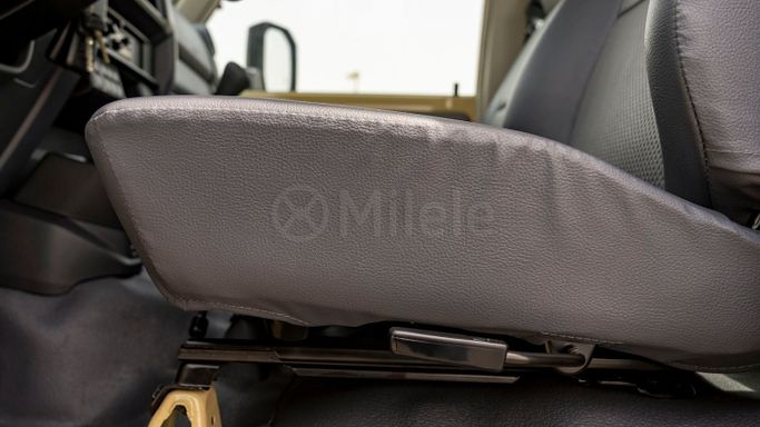 Новый Toyota Land Cruiser 70 Series Рестайлинг 2, 4.0 л, 2025 в Дубае от Milele Бежевый цвет. Other | AUTO.AE