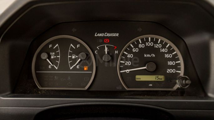 Новый Toyota Land Cruiser 70 Series Рестайлинг 2, 4.0 л, 2025 в Дубае от Milele Бежевый цвет. Other | AUTO.AE