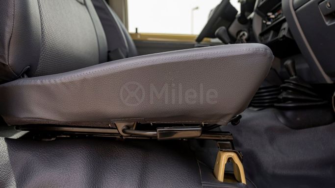 Новый Toyota Land Cruiser 70 Series Рестайлинг 2, 4.0 л, 2025 в Дубае от Milele Бежевый цвет. Other | AUTO.AE
