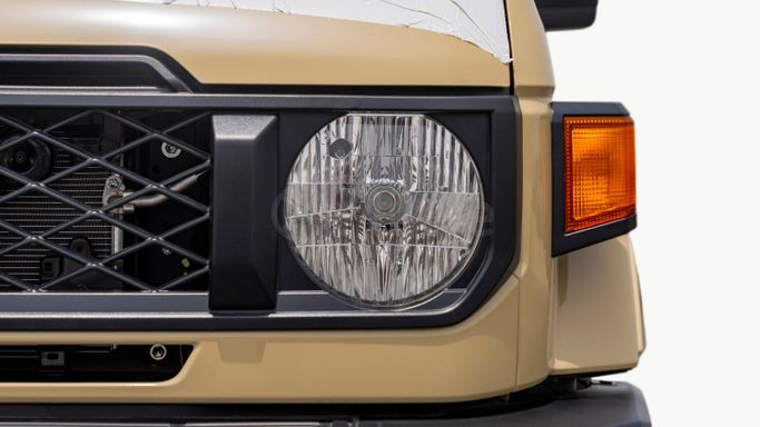 Новый Toyota Land Cruiser 70 Series Рестайлинг 2, 4.0 л, 2025 в Дубае от Milele Бежевый цвет. Other | AUTO.AE