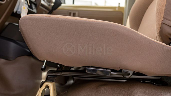 Новый Toyota Land Cruiser 70 Series Рестайлинг 2, 4.5 л, 2025 в Дубае от Milele Бежевый цвет. Other | AUTO.AE