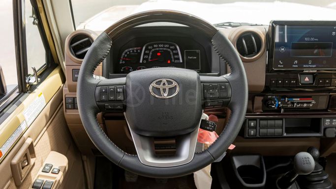 Новый Toyota Land Cruiser 70 Series Рестайлинг 2, 4.5 л, 2025 в Дубае от Milele Бежевый цвет. Other | AUTO.AE